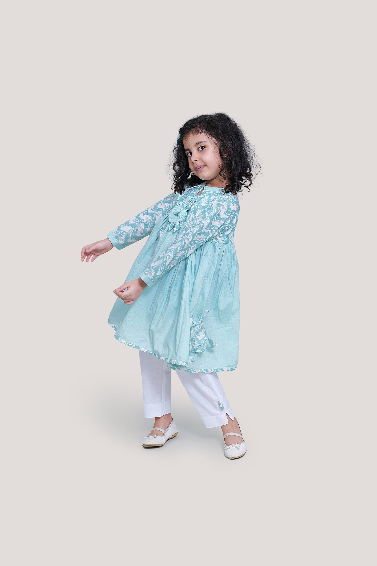 The Talkative Turtle - Round Neck Kurta with White Pants