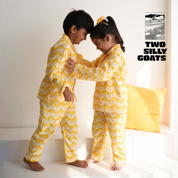 Cotton Girls Sleepwear with Two Silly Goats Story print