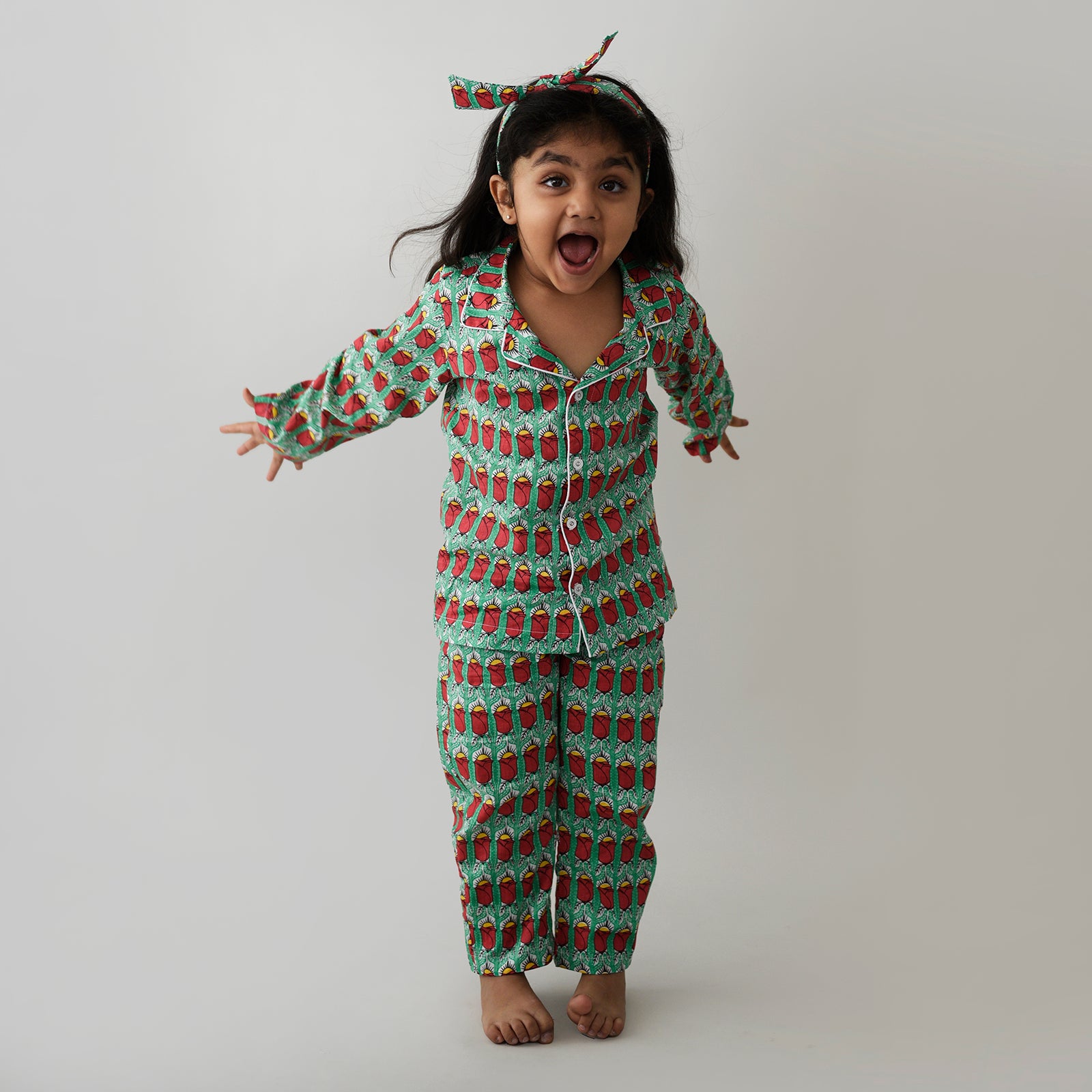Cotton Kids Sleepwear with The Proud Rose Story Print