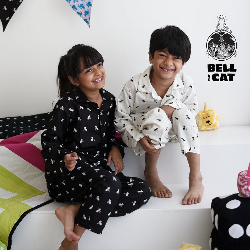 Unisex Single Set Cotton Kids Sleepwear with Bell the Cat Story Print- Black (1 Top & 1 Bottom)