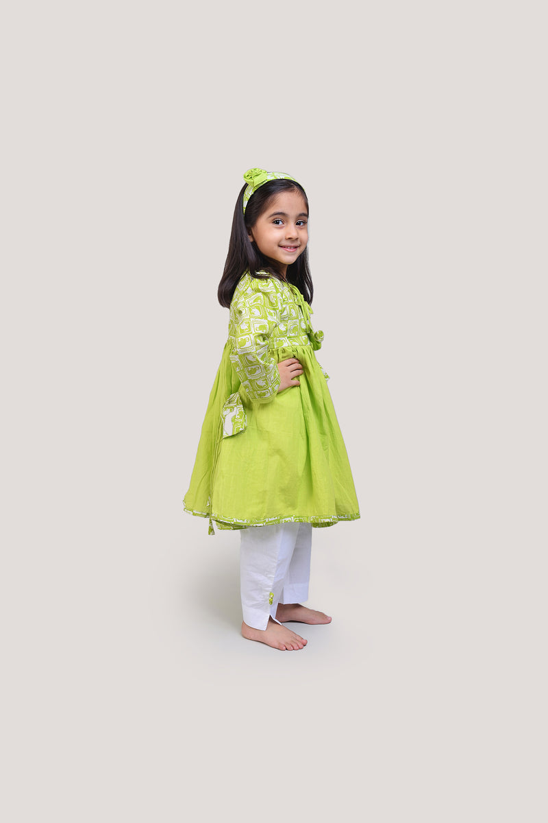 The Monkey & The Crocodile - Round Neck Kurta with White Pants