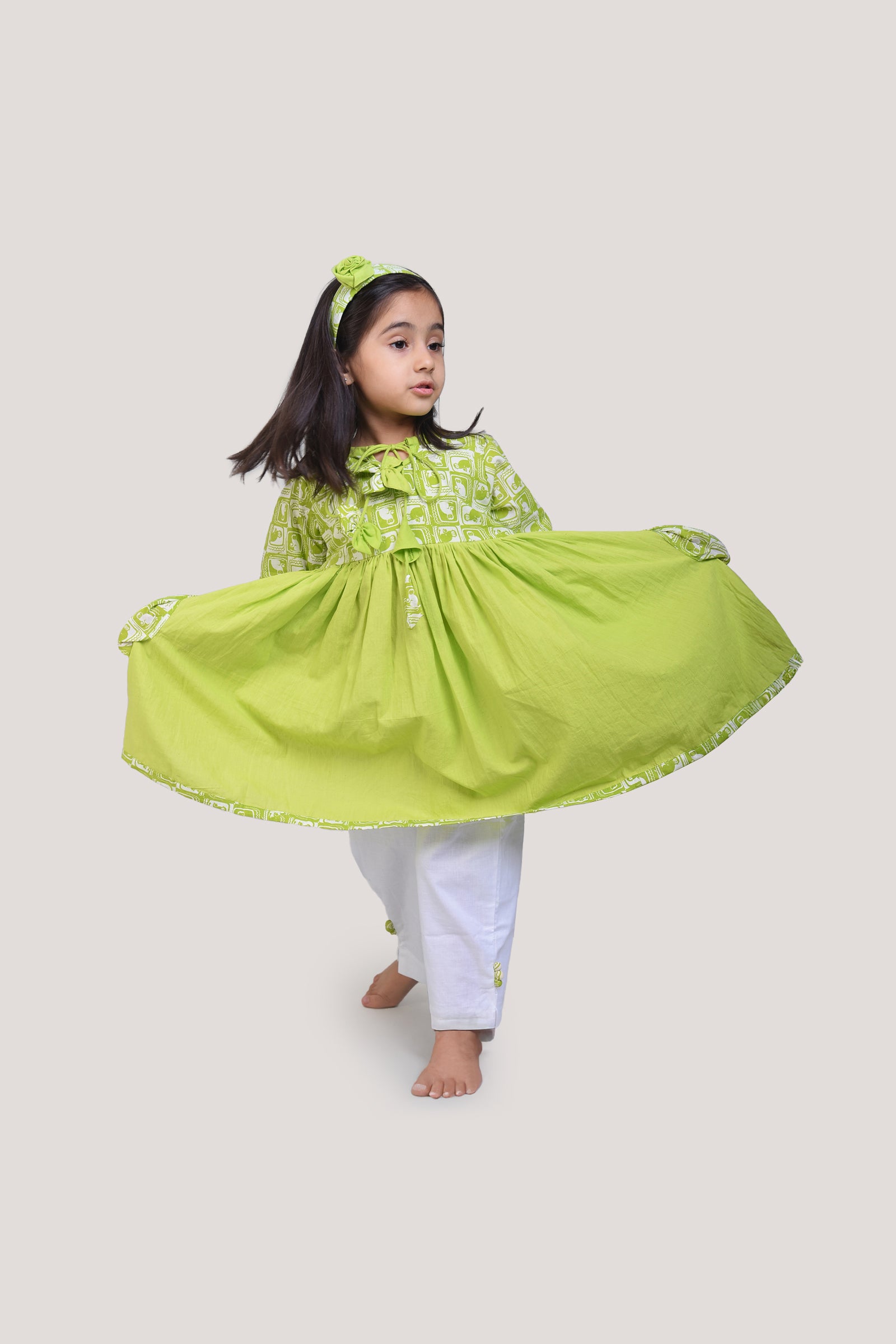 The Monkey & The Crocodile - Round Neck Kurta with White Pants