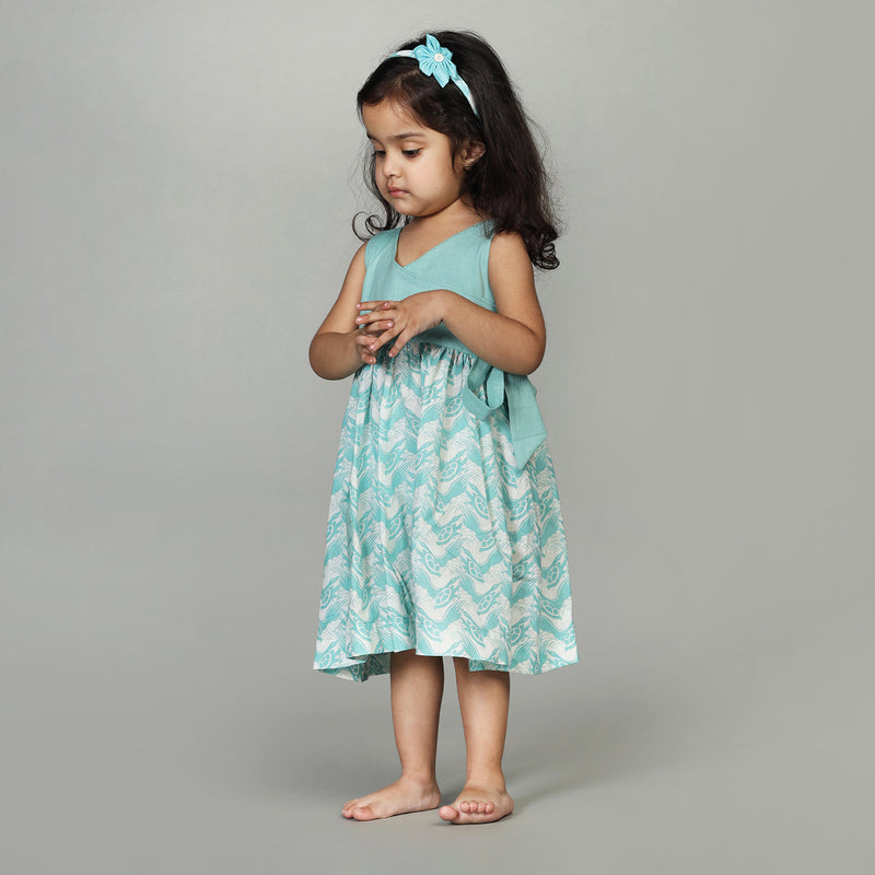 Cotton Overlapping York Frock with Bow For Girls with The Talkative Turtle Print